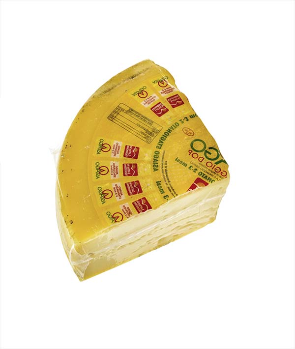FORMAGGIO ASIAGO DOP STAGIONATO 2/3 MESI D'ALLEVO 1/4 
SOTTOVUOTO KG 2