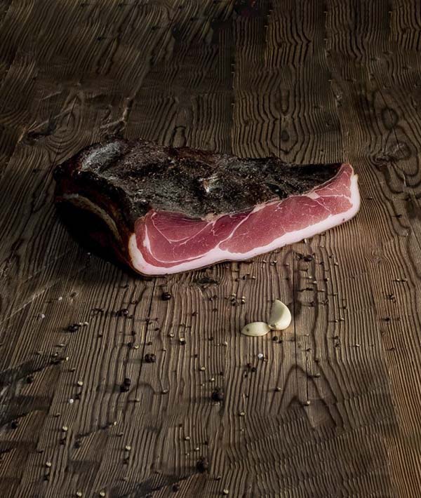 SPECK ARTIGIANALE STAGIONATO 6 MESI A META' TISNER KG 2,5